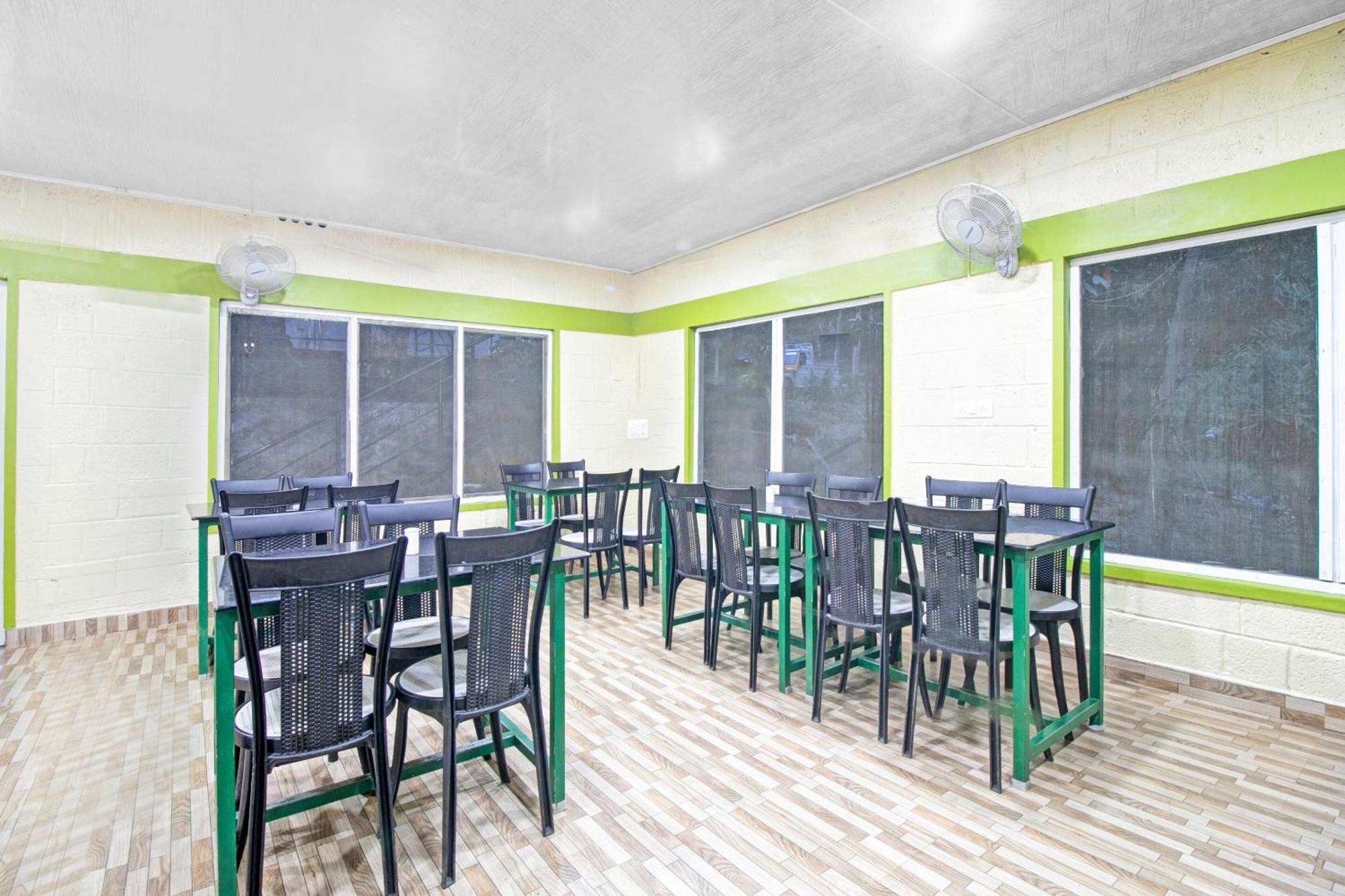 Super Capital O Pop Tavern Kazhakkottam Vettutura Kültér fotó